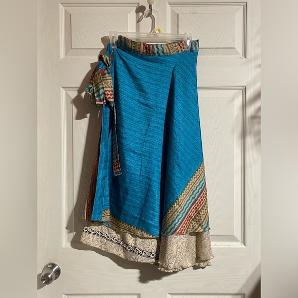 New reversible wrap silk skirt - Picture 7 of 9